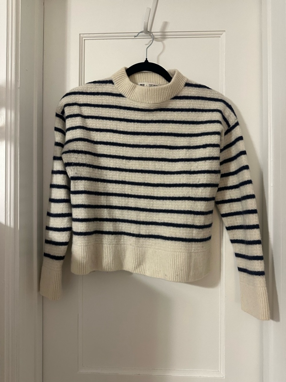 Uniqlo x Comptoir Des Cotonniers Cream and Navy Striped Crewneck Sweater